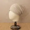 Gorro Cálido para Otoño e Invierno que Protege las Orejas para Hombres y Mujeres, Gorro de Punto Holgado Versátil a la Moda, Gorro de Hilo con Borde Enrollado para Adelgazar el Rostro