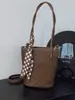 Bolso Tote Tejido Súper Popular para Mujer de Otoño e Invierno, Nuevo Modelo 2025, Bolso Tejido de Lujo Ligero de Nicho de Alta Gama para Mujer, Gran Capacidad