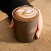 Las tazas de cerámica hechas a mano de la fábrica son particularmente hermosas, tazas de café estilo vintage, tazas para beber para uso doméstico con un toque de alta gama y vasos para cola.