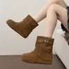 Botines casuales, estilo retro, botas versátiles para mujeres petite, botas de otoño con aumento interno de altura y perneras de pantalón plisadas