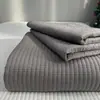 2025 Nuevo Peso Alto 105g Gasa Suave como Nube Tejido Denso Ribete Acolchado Cubre Cama Colcha Pieza Única