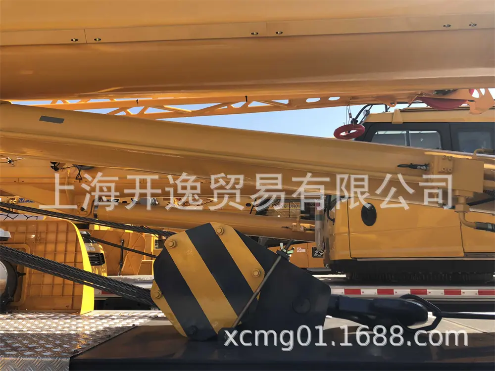 25吨徐工吊车 (4)