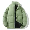 Nuevo abrigo de invierno para hombre, chaqueta acolchada de algodón engrosada, estilo corto brillante y moderno con capucha, abrigo de algodón de talla grande