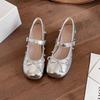 Zapatos de tacón alto Mary Jane franceses plateados hija rica suave tacón grueso flats primavera cómodos zapatos de dama de honor 2025