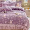 Juego de Cama de Encaje y Terciopelo de Leche con Faldón de Cama Cuatro Piezas Invierno Cálido Juego de Sábana Polar de Doble Cara Sábana Ajustada Juego de Polar Espesado Venta al por Mayor