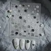 Adesivos de Unhas Metalizados Preto e Branco Estilo Europeu e Americano Flor de Lírio e Hibisco Embossados Estilo Ins Adesivos de Decoração Floral Suave para Unhas