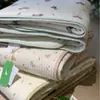Corea del Sur Serie Mousse de Ganso Colcha Acolchada de Algodón para Cama Individual Lavable a Alta Temperatura Lavado a la Arena Antideslizante Colchoneta para Sábana Lavable a Máquina