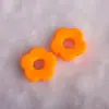 Cuentas Acrílicas de Flor Fluorescente de Cinco Pétalos Accesorios para Joyería DIY Flor de Colores Dopamina Agujero Recto Cuentas Sueltas Venta al por Mayor
