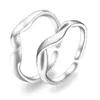 Anillo de Compromiso de Moda Círculo Liso Anillo de Pareja Simple de Mobius Joker Joyería Abierta Venta al por Mayor Personalización