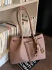 Bolso de Moda de Gran Capacidad para Mujer Otoño e Invierno 2025 Nuevo Casual Simple Hombro Bolso de Mano de Moda Bolso Tote para Viajes Diarios