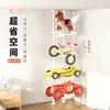 Estante de armazenamento de carros para crianças, de piso, sem furos, estante de armazenamento multicamadas para skates, bicicletas e carrinhos de brinquedo de bebê na sala de estar