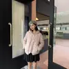 Nueva Chaqueta Ligera de Plumas 2025 para Mujer, Estilo Corto para Figuras Pequeñas, Moderna Este Año, 90% Plumón de Pato Blanco, Abrigo con Capucha en Forma de Corazón