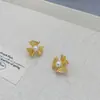 Novos Brincos Doces Vazados com Flor e Pérolas em Estilo Chinês com Agulhas de Prata 925, Elegantes e Luxuosos, Brincos Versáteis Banhados a Ouro Cobre