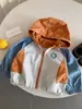 Casaco Infantil 2026 Outono Jaqueta Infantil Casaco Trench Coat Menino Cardigan Color Block Menina Top Versátil Estiloso