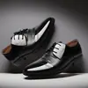 Sapatos de Couro Masculino Transfronteiriços 2024 Novos Jovens Bico Apontado Face Brilhante Sapatos Sociais de Negócios Cadarço Trabalho Sapatos Masculinos