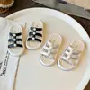 Pantuflas de Princesa para Niñas, Sandalias de Suela Suave a la Moda, Nuevo Estilo Verano 2026, Elegantes Zapatos de Playa con Perlas para Niñas Pequeñas, Zapatos para Niños