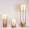 Nueva Lámpara de Pie de Iluminación de Madera Maciza Estilo Chinoiserie Hotel B&b Dormitorio Sala de Estar Sofá Mesita de Noche Zen Lámpara de Mesa Vertical de Madera Maciza