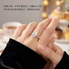 Anillo de Diamante de Imitación de Alta Gama, Anillo de Compromiso de Lujo Ligero, Moissanita de Imitación, Anillo de Circonita Moderno y Sencillo, Anillo de Boda Estilo Coreano para Mujer