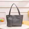 Nicho design em relevo bolsa 2024 Nova Guangzhou Feminino bolsa atacado pu bags bolsa de ombro de duas peças