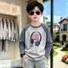 Camiseta de Manga Larga con Bloques de Color de Algodón Puro para Niños Primavera y Otoño Capa Base Nuevo Estilo Atractivo Versátil Estampado Top de Manga Raglán Moderno