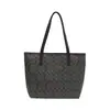 Bolsas Femininas Populares Transfronteiriças 2025 Verão Novo Estilo Bolsas Versátil Estampado Letra Grande Capacidade Bolsa de Ombro Tote