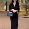 Vestido Minimalista Único y Exquisito de Punto Negro, Nuevo Vestido Sofisticado de Ajuste Delgado de Alta Gama para Mujer Otoño 2026