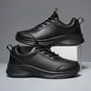 Superfície de couro microfibra Moda transfronteiriça Preto puro Sapatos esportivos leves Cano baixo Sapatos femininos Tamanho grande Sapatos casuais Sapatos para caminhada e corrida