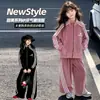 Conjunto de veludo outono e inverno para meninas, novo estilo 2026, moletom e calça pantalona modernos e da moda estilo coreano, coleção de outono