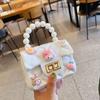 Bolsa de Gelatina Infantil de Dibujos Animados Lindos Pvc Cadena de Diamantes Bolso Cuadrado Pequeño Mini Bolso de Mano con Perlas para Niña Bolso Cruzado de Mano