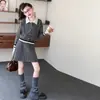 Conjunto de Punto Estilo Universitario para Niñas Colección Otoño 2026 Nuevo: Conjunto de dos piezas: Cárdigan y Falda Plisada para Niños Mayores