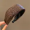 2026 Nuevo Estilo Diadema de Mujer Plisada de Ala Ancha Sensación de Alta Gama Cubre la Parte Superior del Cráneo Hace que la Cara se Vea Más Pequeña Cubre la Raya del Cabello Pinza para el Cabello Accesorio para el Cabello