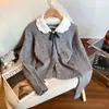 Cardigan de Punto con Cuello de Muñeca y Lazo, Diseño de Chaqueta Otoño e Invierno, Suéter Hueco Dulce que Reduce la Edad para Mujer