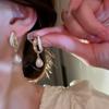 Pendientes de plata 925 con aguja de Corea del Sur, ligeros y lujosos concha de perla para mujer, 2022. Nuevos y elegantes pendientes de plata con aguja de celebridad de Internet, al por mayor.