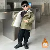 Roupas Infantis Jaquetas para Meninos Outono e Inverno 2025 Novas Jaquetas de Veludo para Trabalho Infantil Meninos Bebê Tops da Moda