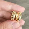 Pendientes Redondos de Circonita de Lujo Ligero Más Vendidos Transfronterizos Moda Nicho Pendientes Chapados de Gama Alta para Mujer Venta al por Mayor
