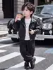Chaqueta de Cuero con Cuello Alto para Niños de Primavera y Otoño, Estilo Coreano, Chaqueta de Motocicleta Elegante y a la Moda para Niños, Tops para Niños Pequeños