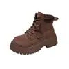 Botas Martin estilo workwear retrô para mulheres, nova coleção outono/inverno 2026, estilo casual para atividades ao ar livre, com colarinho dobrável, cadarços duplos, design de bota curta e solas grossas, na cor amarelo vibrante