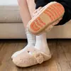 Pantuflas Birkenstock peludas estilo Maillard para mujer, adecuadas para otoño e invierno, con diseño de hebilla cuadrada, estilo de punta cerrada y forro de felpa para calor y comodidad, perfectas para usar en interiores y exteriores