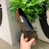 Zapatos de mujer con plataforma interior, lazo, estampado de leopardo, estilo francés de verano 2026, plateados, adecuados para combinar con faldas, zapatos de ballet para la noche
