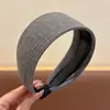 Faixa de cabeça vintage plissada de bolinhas com aba larga para mulheres, casual e única, com um toque de luxo, faixa de cabeça versátil que faz a cabeça parecer alta e o rosto parecer menor
