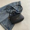 Bolsa Pequena Feminina 2024 Nova Outono Linda Simples Bolsa Transversal Fashionable Casual para o Dia a Dia Portátil Bolsa Quadrada Pequena de Menina