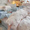 2026 Novo Estilo Conjunto de Roupa de Cama de Algodão Acolchoado Estilo Fresco com Capa de Edredom, Lençol de Cima e Lençol com Elástico - Conjunto de Quatro Peças