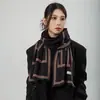 Lenço pequeno estilo ins coreano para meninas, lã tricotada para outono e inverno, aquecedor de pescoço versátil estilo coreano para estudantes, em estoque