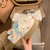Parte superior de malla, suela gruesa, estilo de entrenamiento alemán, nueva colección 2026 para mujer, casual y versátil, zapatillas deportivas ligeras y transpirables para primavera y verano