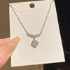 Collar de Flor Geométrica Moderno y Fresco, Cadena para Clavícula Exquisita Versátil de Nicho de Lujo Ligero, Accesorio Dulce de Alta Gama para Mujeres