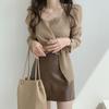 Nova Coleção de Primavera Senso de Design Estilo Coreano Camisa com Gola Quadrada Estilo Coreano Feminino Elegante e Delicada Manga Bufante Alça Camisa Slim para Mulheres