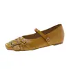 Sapatilhas Mary Jane Francesas de Tira Única Femininas 2026 Novo Verão Versátil com Saias Aumento Oculto de Altura Boca Rasa Sapatos Pequenos de Couro