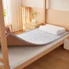Colchón individual blando de doble propósito para estudiante, colchoneta de enfriamiento con rejilla azul grande acolchada para dormitorio, ratán de hielo, protector de cama de seda de hielo