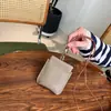 Bolso de Lipstick de Cuero de Vaca de Primera Capa con Cuello Halter, Bolso para Auriculares, Bolso de Monedas de Almacenamiento con Hebilla de Clip Versátil y Exquisito, Tarjetero Mini Estilo Coreano