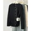 100 kg Nuevo estilo de principios de otoño para damas de talla grande, cárdigan de punto fruncido simple y elegante, top elegante de talla grande 0845